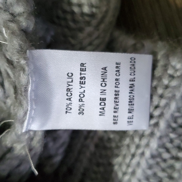 Sweater - Picture 4 of 4